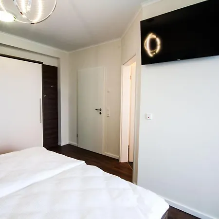 Doeser Seedeich 7, App 13