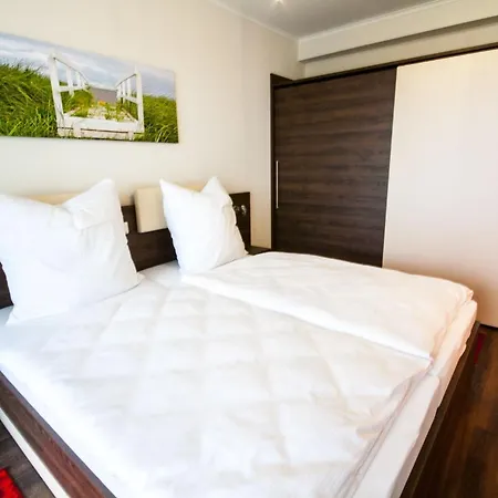 Doeser Seedeich 7, App 13 *